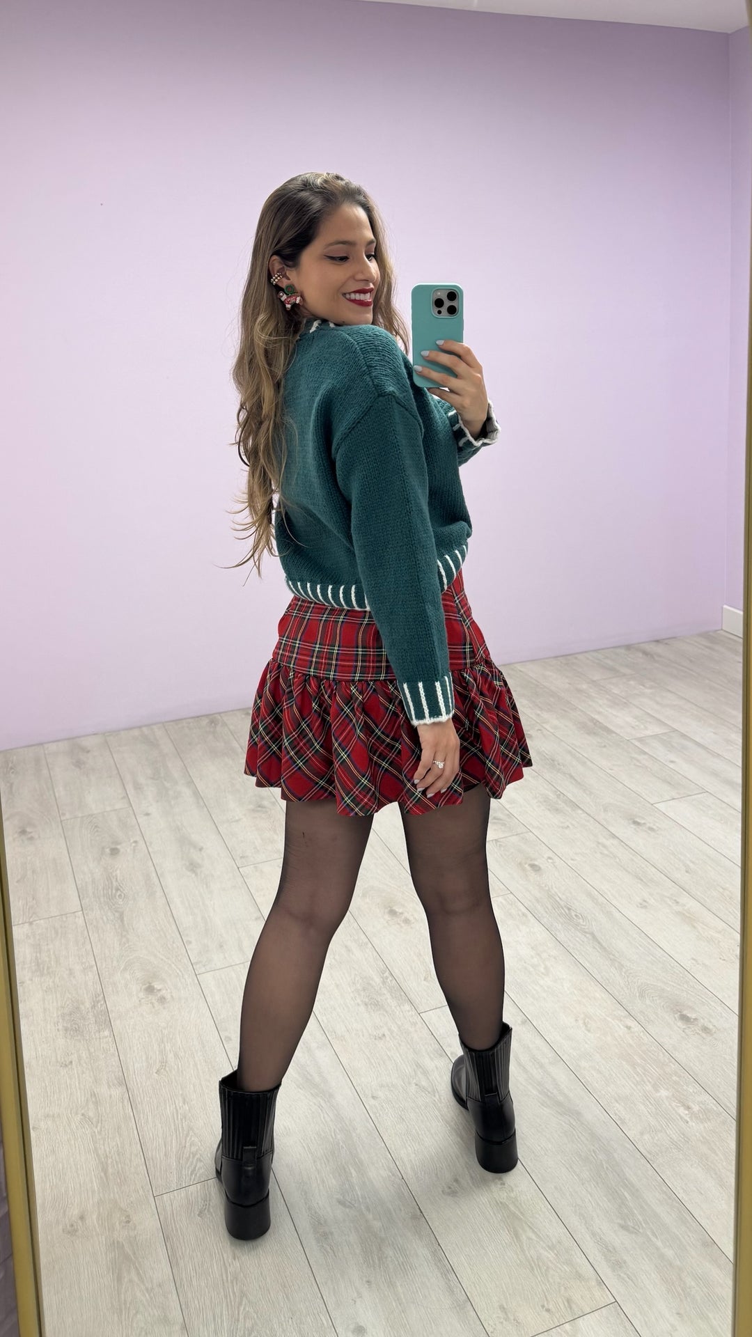 Sweater Under The Mistletoe Verde